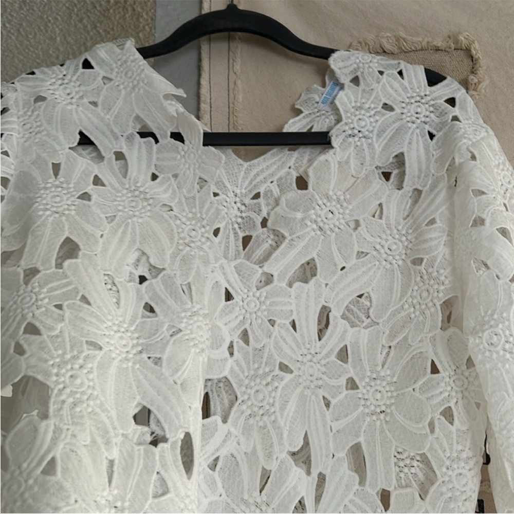 4 Our Dreamers floral lace caftan - Picture 3 of 8